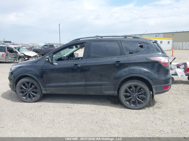 12621068 :رقم المزاد ، 1FMCU9J99HUA34571 vin ، 2017 Ford Escape Titanium مزاد بيع