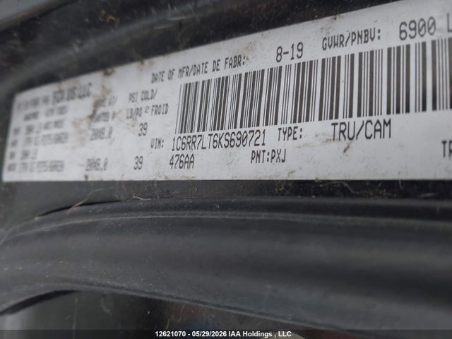 12621070 :رقم المزاد ، 1C6RR7LT6KS690721 vin ، 2019 Ram 1500 Classic Slt مزاد بيع