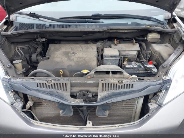 12621142 :رقم المزاد ، 5TDJK3DC6DS059349 vin ، 2013 Toyota Sienna Le مزاد بيع