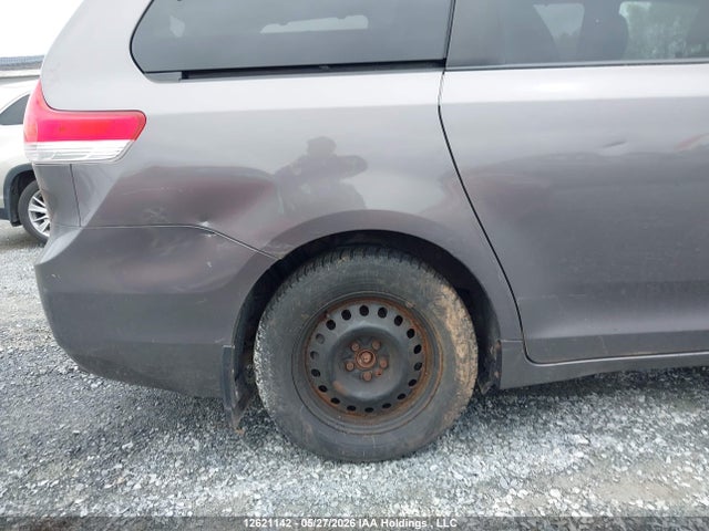 12621142 :رقم المزاد ، 5TDJK3DC6DS059349 vin ، 2013 Toyota Sienna Le مزاد بيع