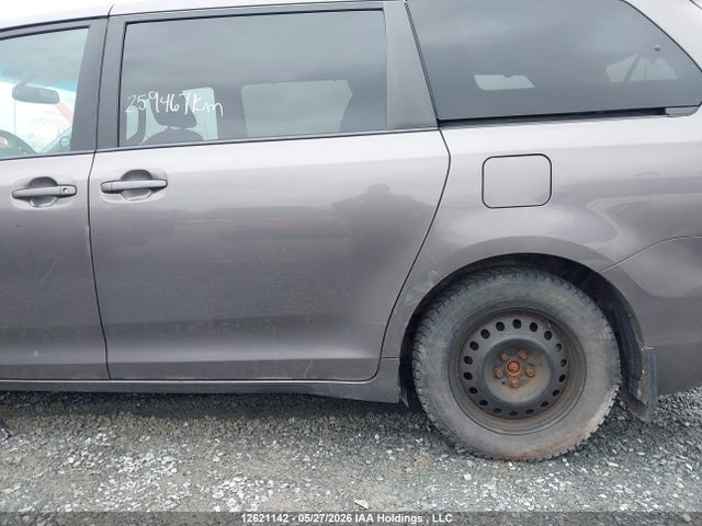 12621142 :رقم المزاد ، 5TDJK3DC6DS059349 vin ، 2013 Toyota Sienna Le مزاد بيع