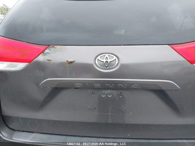 12621142 :رقم المزاد ، 5TDJK3DC6DS059349 vin ، 2013 Toyota Sienna Le مزاد بيع