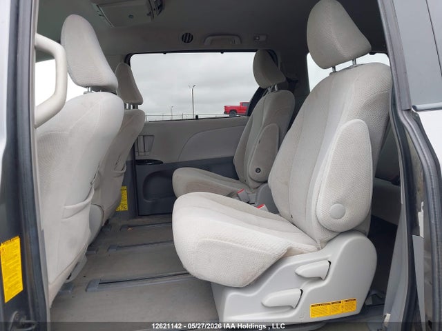 12621142 :رقم المزاد ، 5TDJK3DC6DS059349 vin ، 2013 Toyota Sienna Le مزاد بيع