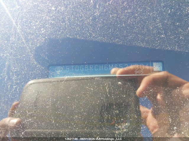12621146 :رقم المزاد ، 5TDGBRCH6MS524304 vin ، 2021 Toyota Highlander Hybrid Xle مزاد بيع