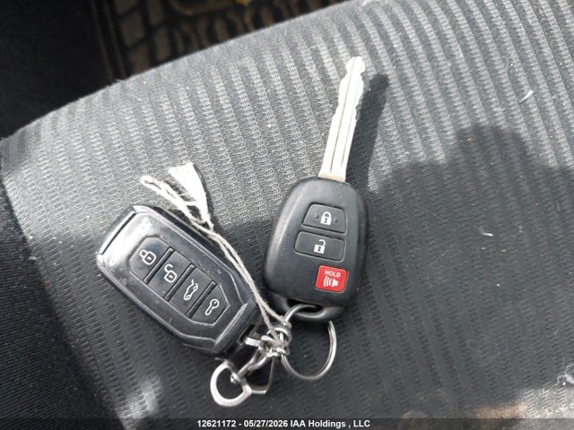 Продаж на аукціоні авто 2015 Toyota Rav4 Xle, vin: 2T3RFREV5FW284115, номер лоту: 12621172