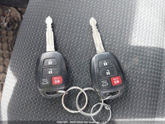 Продажа на аукционе авто 2017 Toyota Rav4 Xle, vin: 2T3RFREV8HW630046, номер лота: 12621207