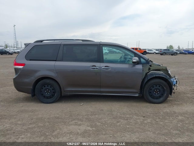 Продажа на аукционе авто 2013 Toyota Sienna Xle 7 Passenger, vin: 5TDDK3DC5DS065561, номер лота: 12621237