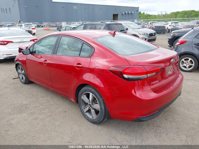 12621256 :رقم المزاد ، 3KPFL4A7XJE245997 vin ، 2018 Kia Forte Lx/s مزاد بيع