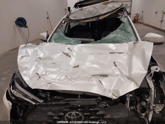 12508809 :رقم المزاد ، 7MUDAABG0RV096808 vin ، 2024 Toyota Corolla Cross Xle مزاد بيع