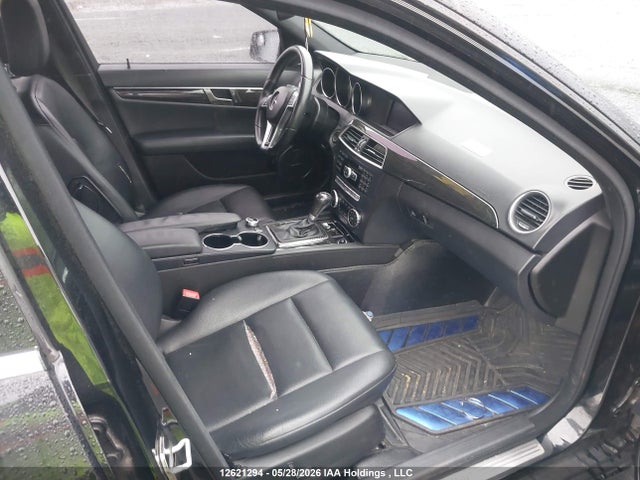 12621294 :رقم المزاد ، WDDGF8AB0EG256932 vin ، 2014 Mercedes-benz C-class مزاد بيع