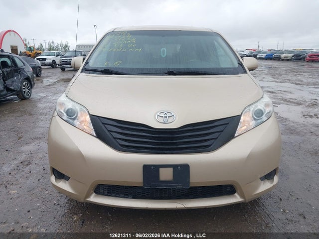2012 Toyota Sienna მანქანა იყიდება აუქციონზე, vin: 5TDZK3DC8CS221838, აუქციონის ნომერი: 12621311