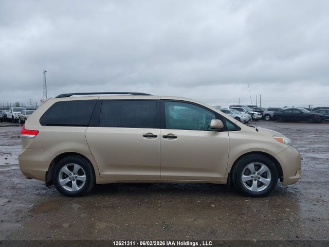 2012 Toyota Sienna მანქანა იყიდება აუქციონზე, vin: 5TDZK3DC8CS221838, აუქციონის ნომერი: 12621311
