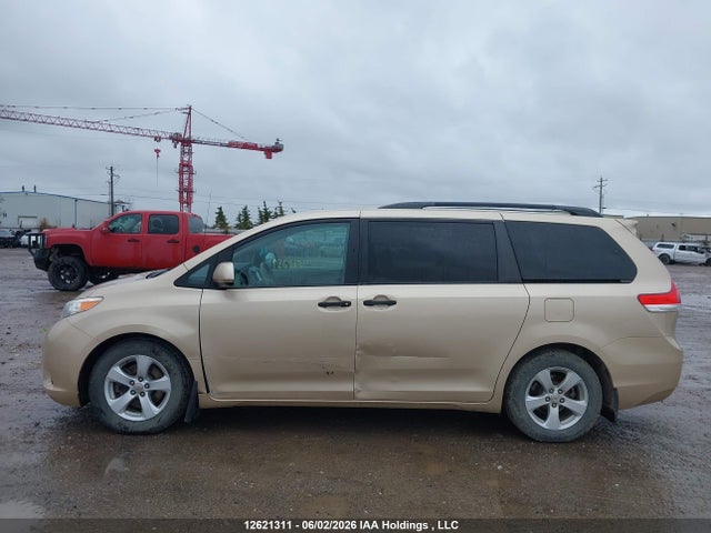 2012 Toyota Sienna მანქანა იყიდება აუქციონზე, vin: 5TDZK3DC8CS221838, აუქციონის ნომერი: 12621311