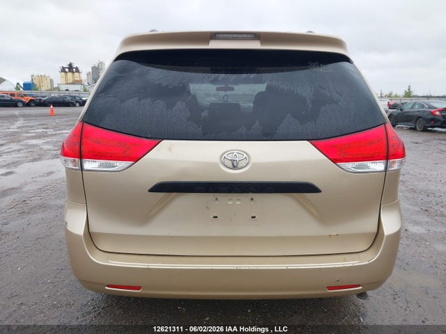 2012 Toyota Sienna მანქანა იყიდება აუქციონზე, vin: 5TDZK3DC8CS221838, აუქციონის ნომერი: 12621311