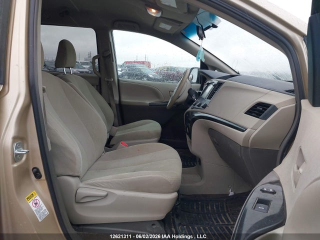 2012 Toyota Sienna მანქანა იყიდება აუქციონზე, vin: 5TDZK3DC8CS221838, აუქციონის ნომერი: 12621311