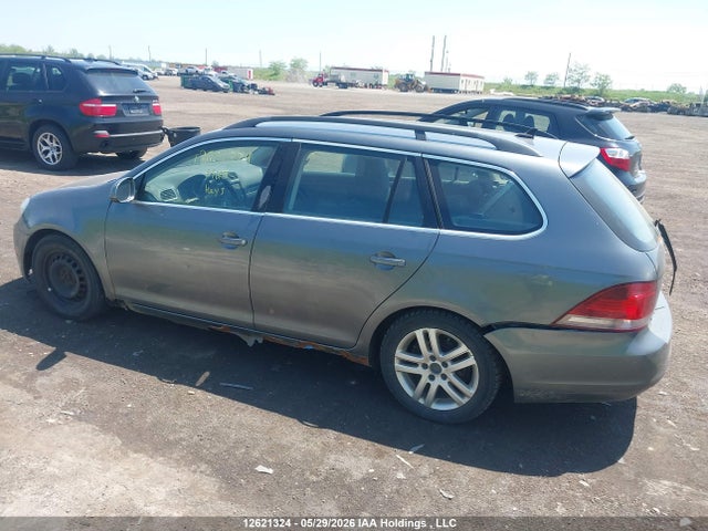 12621324 :رقم المزاد ، 3VWKX7AJ3AM689354 vin ، 2010 Volkswagen Golf 2.5l Comfortline/2.5l Trendline مزاد بيع