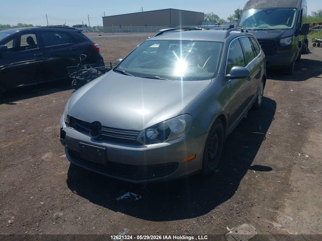 12621324 :رقم المزاد ، 3VWKX7AJ3AM689354 vin ، 2010 Volkswagen Golf 2.5l Comfortline/2.5l Trendline مزاد بيع