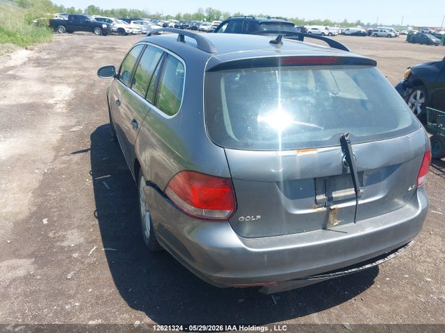 12621324 :رقم المزاد ، 3VWKX7AJ3AM689354 vin ، 2010 Volkswagen Golf 2.5l Comfortline/2.5l Trendline مزاد بيع