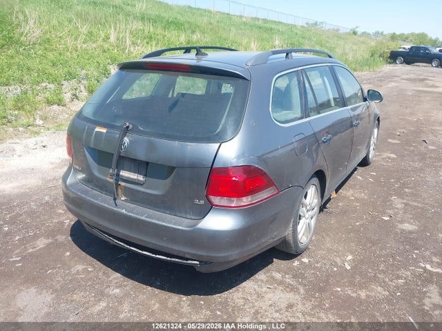 12621324 :رقم المزاد ، 3VWKX7AJ3AM689354 vin ، 2010 Volkswagen Golf 2.5l Comfortline/2.5l Trendline مزاد بيع