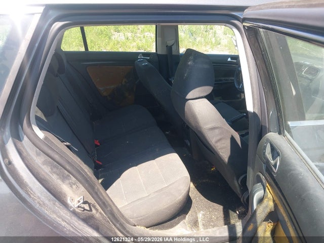 12621324 :رقم المزاد ، 3VWKX7AJ3AM689354 vin ، 2010 Volkswagen Golf 2.5l Comfortline/2.5l Trendline مزاد بيع