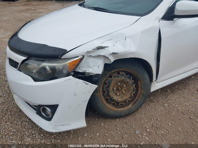 2013 Toyota Camry Se მანქანა იყიდება აუქციონზე, vin: 4T1BF1FKXDU243038, აუქციონის ნომერი: 12621332