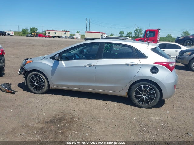 2013 Hyundai Elantra Gt მანქანა იყიდება აუქციონზე, vin: KMHD25LE3DU057206, აუქციონის ნომერი: 12621370