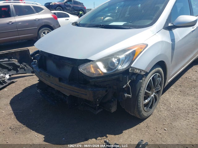 2013 Hyundai Elantra Gt მანქანა იყიდება აუქციონზე, vin: KMHD25LE3DU057206, აუქციონის ნომერი: 12621370