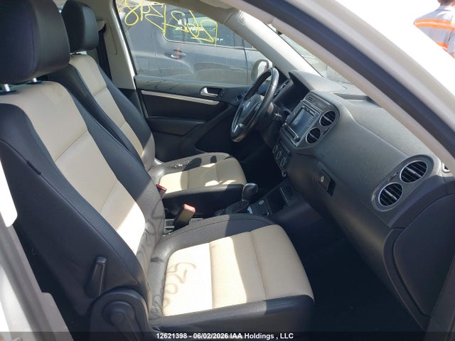 Продажа на аукционе авто 2016 Volkswagen Tiguan Comfortline/highline/special Edition, vin: WVGJV7AX8GK000025, номер лота: 12621398