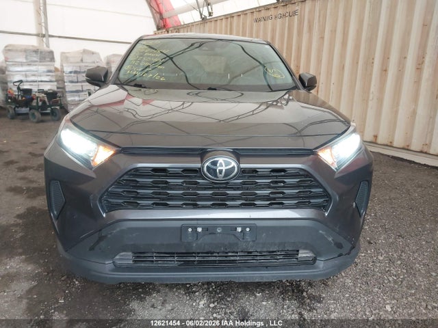 2022 Toyota Rav4 Le მანქანა იყიდება აუქციონზე, vin: 2T3B1RFV5NW250401, აუქციონის ნომერი: 12621454