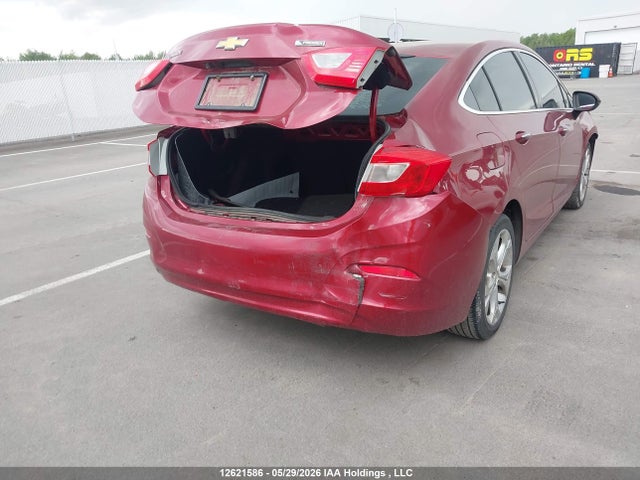 2017 Chevrolet Cruze Premier მანქანა იყიდება აუქციონზე, vin: 3G1BF5SM8HS572483, აუქციონის ნომერი: 12621586