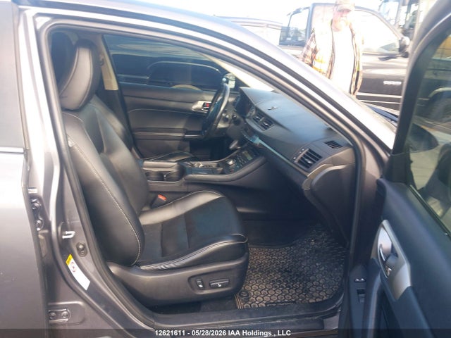 Lexus CT 200H 2017 JTHKD5BH7H2299613 Image 5