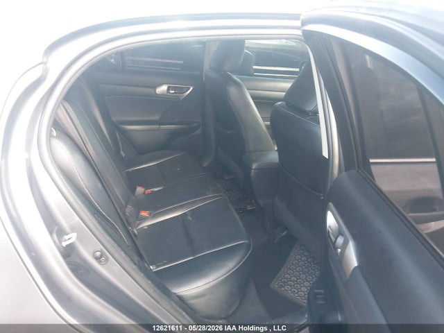 Lexus CT 200H 2017 JTHKD5BH7H2299613 Image 8