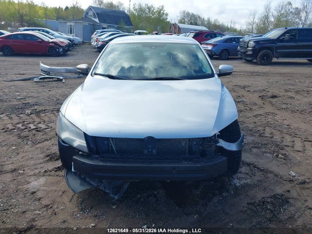 2013 Volkswagen Passat 2.5l Trendline მანქანა იყიდება აუქციონზე, vin: 1VWAH7A31DC045755, აუქციონის ნომერი: 12621649