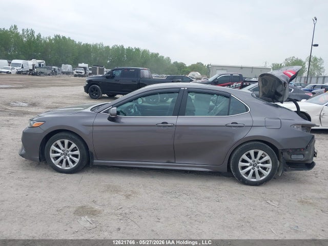 12621766 :رقم المزاد ، 4T1B11HK1KU216366 vin ، 2019 Toyota Camry L/le/xle/se/xse مزاد بيع