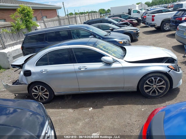 2015 Mercedes-benz C 300 4matic მანქანა იყიდება აუქციონზე, vin: 55SWF4KB1FU010530, აუქციონის ნომერი: 12621810