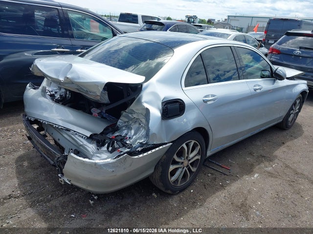 2015 Mercedes-benz C 300 4matic მანქანა იყიდება აუქციონზე, vin: 55SWF4KB1FU010530, აუქციონის ნომერი: 12621810