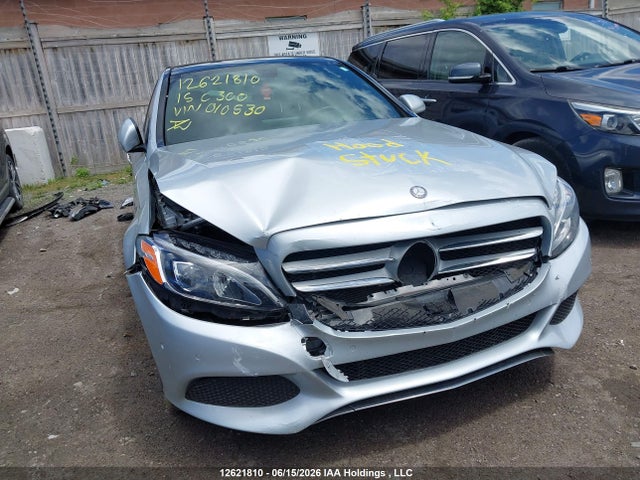 2015 Mercedes-benz C 300 4matic მანქანა იყიდება აუქციონზე, vin: 55SWF4KB1FU010530, აუქციონის ნომერი: 12621810