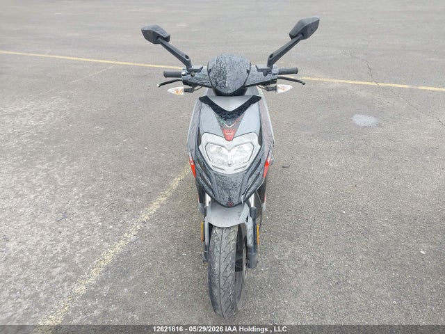 12621816 :رقم المزاد ، ZD4C506B8P4003002 vin ، 2023 Aprilia Sr Motard 50 مزاد بيع