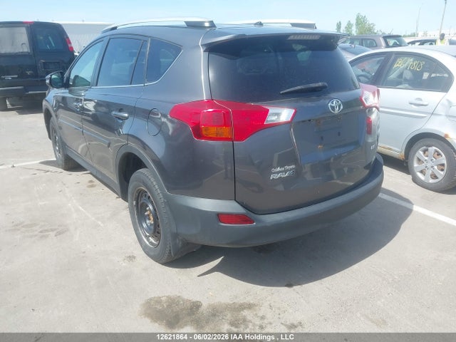 12621864 :رقم المزاد ، 2T3ZFREV8FW142633 vin ، 2015 Toyota Rav4 Le مزاد بيع