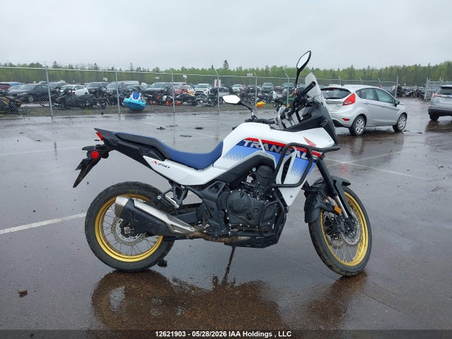2025 Honda Xl750 მანქანა იყიდება აუქციონზე, vin: JH2RD1727SK000200, აუქციონის ნომერი: 12621903