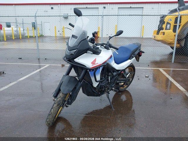 2025 Honda Xl750 მანქანა იყიდება აუქციონზე, vin: JH2RD1727SK000200, აუქციონის ნომერი: 12621903