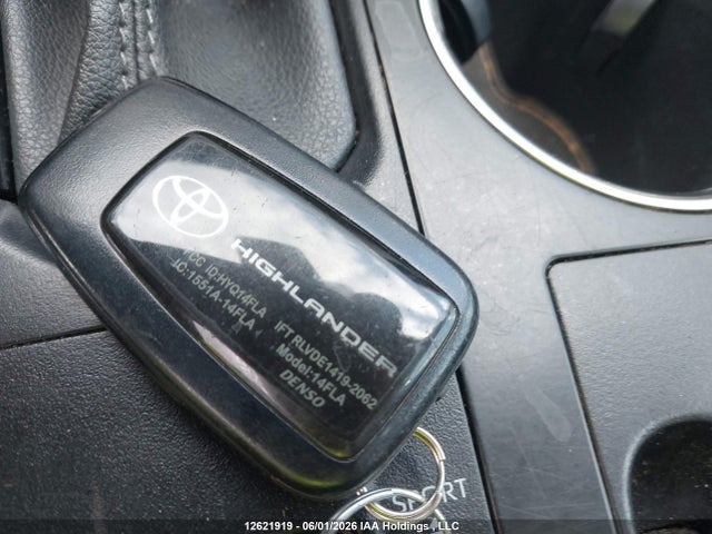 2023 Toyota Highlander Hybrid Hybrid მანქანა იყიდება აუქციონზე, vin: 5TDKBRCHXPS589526, აუქციონის ნომერი: 12621919