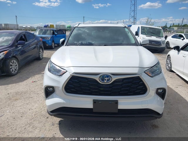 2023 Toyota Highlander Hybrid Hybrid მანქანა იყიდება აუქციონზე, vin: 5TDKBRCHXPS589526, აუქციონის ნომერი: 12621919