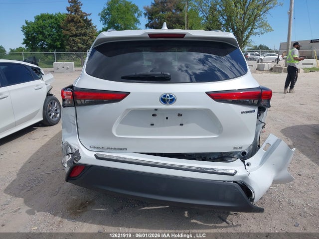 2023 Toyota Highlander Hybrid Hybrid მანქანა იყიდება აუქციონზე, vin: 5TDKBRCHXPS589526, აუქციონის ნომერი: 12621919