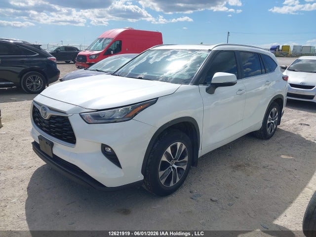 2023 Toyota Highlander Hybrid Hybrid მანქანა იყიდება აუქციონზე, vin: 5TDKBRCHXPS589526, აუქციონის ნომერი: 12621919