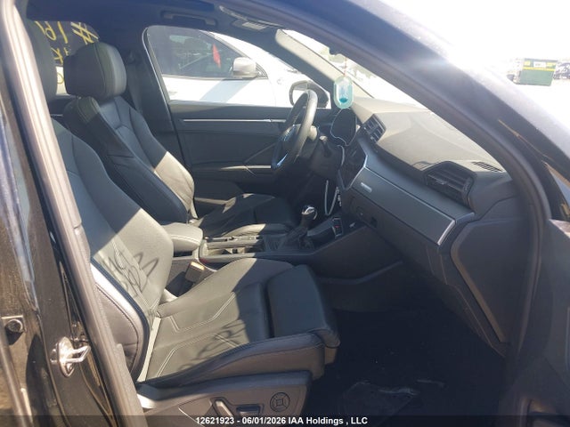 12621923 :رقم المزاد ، WA1EECF34R1105555 vin ، 2024 Audi Q3 مزاد بيع