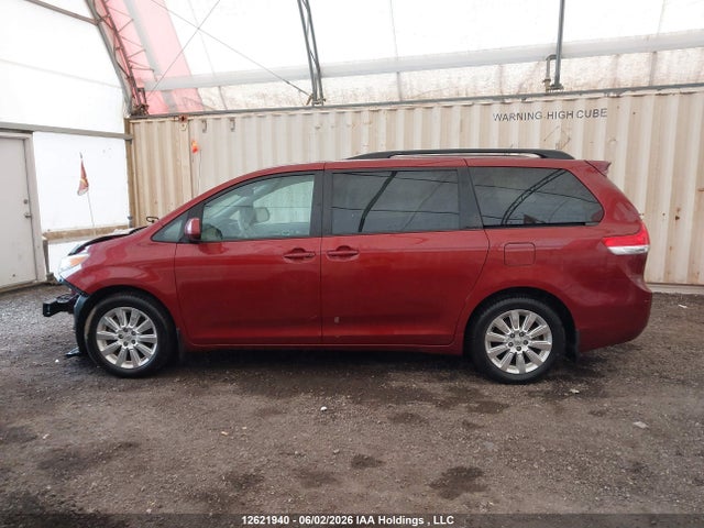 12621940 :رقم المزاد ، 5TDDK3DC3CS045761 vin ، 2012 Toyota Sienna Xle/limited مزاد بيع