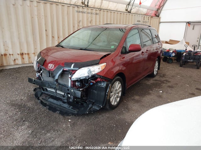 12621940 :رقم المزاد ، 5TDDK3DC3CS045761 vin ، 2012 Toyota Sienna Xle/limited مزاد بيع