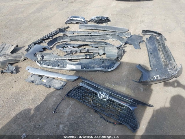 2025 Toyota Rav4 Xle მანქანა იყიდება აუქციონზე, vin: 2T3R1RFV1SC556135, აუქციონის ნომერი: 12621956