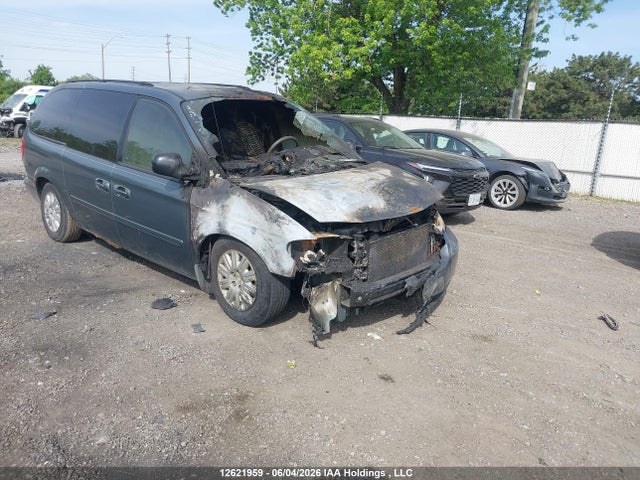 2006 Chrysler Town & Country მანქანა იყიდება აუქციონზე, vin: 2A4GP44RX6R765915, აუქციონის ნომერი: 12621959